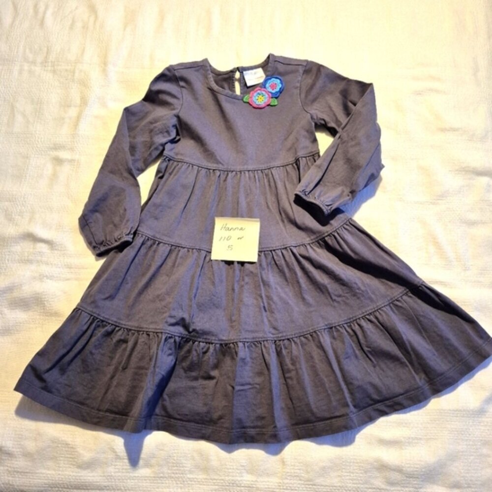 Hanna Andersson girls size 110 or 5 gray long sleeve dress with crochet flowers